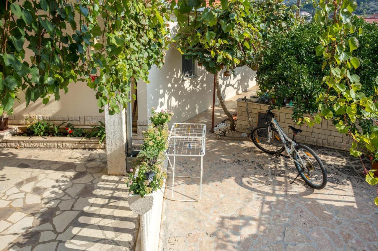 Apartments And Rooms With Parking Space Marina, Trogir - 5953 Exterior photo